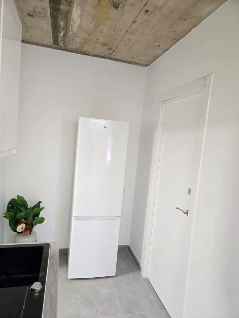 5ffa7e7c-c25f-45b3-98d9-3147a8b3f1de