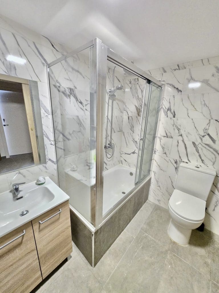 1100ba6c-6ce2-4735-b037-fa9e6a30b438