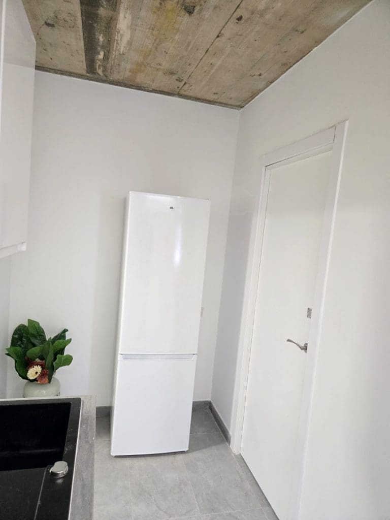 5ffa7e7c-c25f-45b3-98d9-3147a8b3f1de