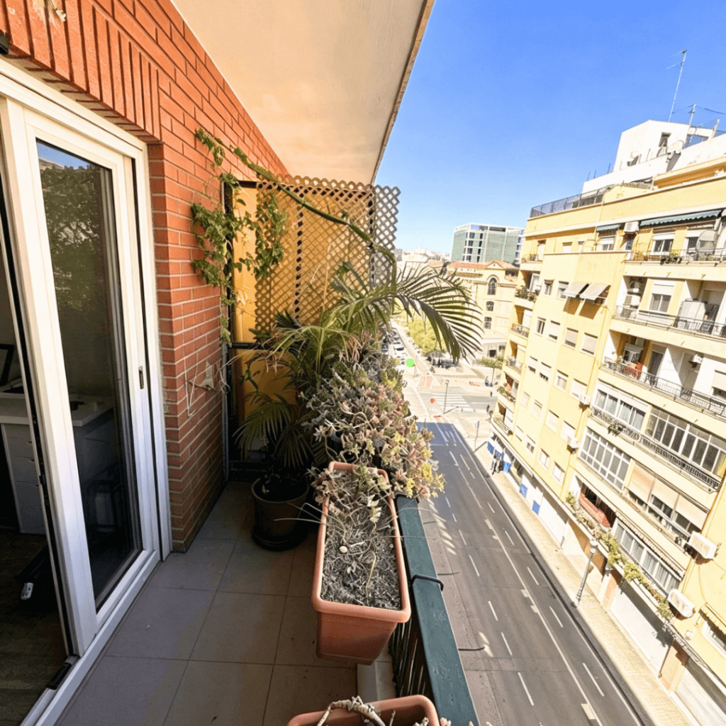 Piso en venta en Calle del Racó d'Ademús 2