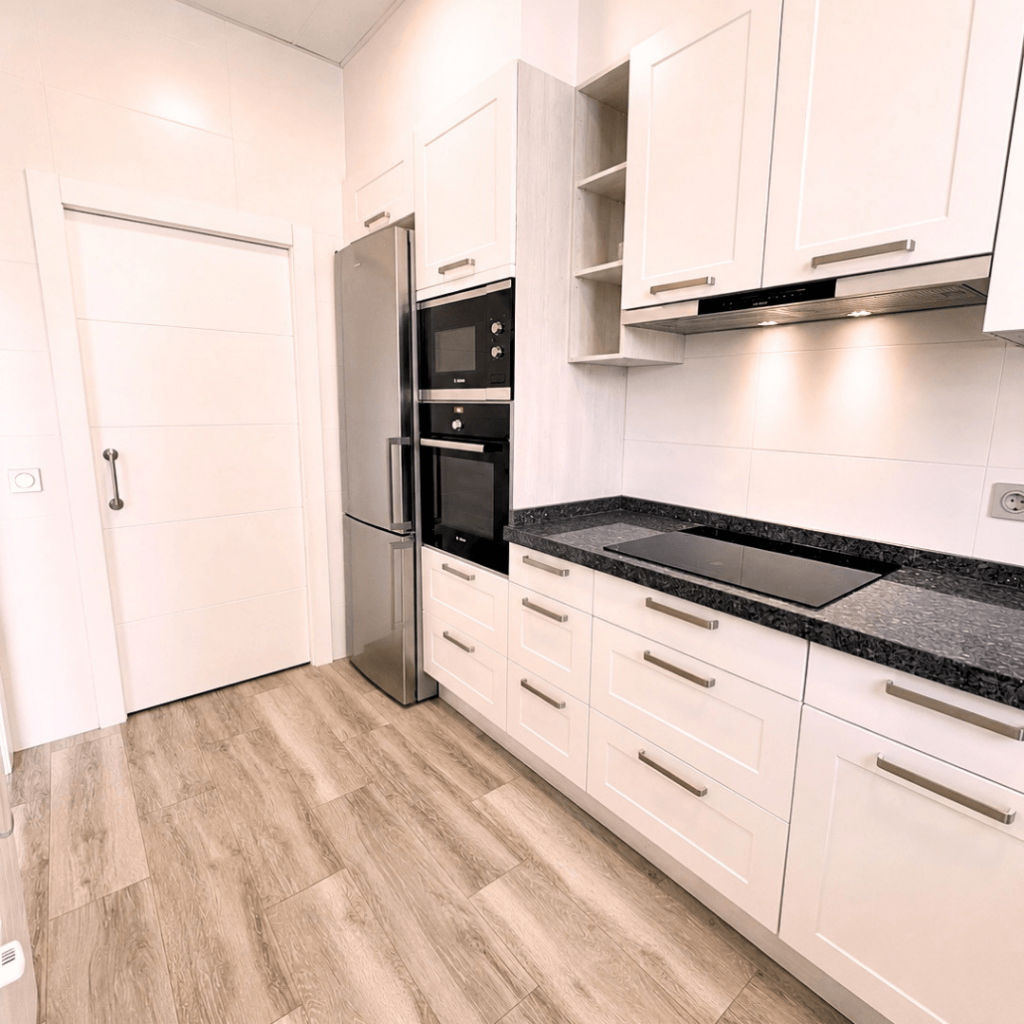 CHALET ADOSADO EN VENTA EN CORTS11