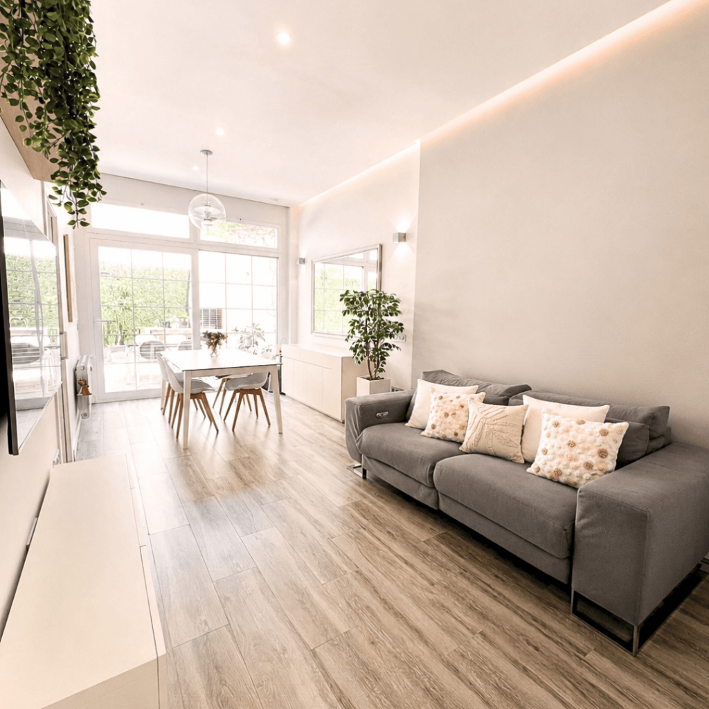 CHALET ADOSADO EN VENTA EN CORTS23