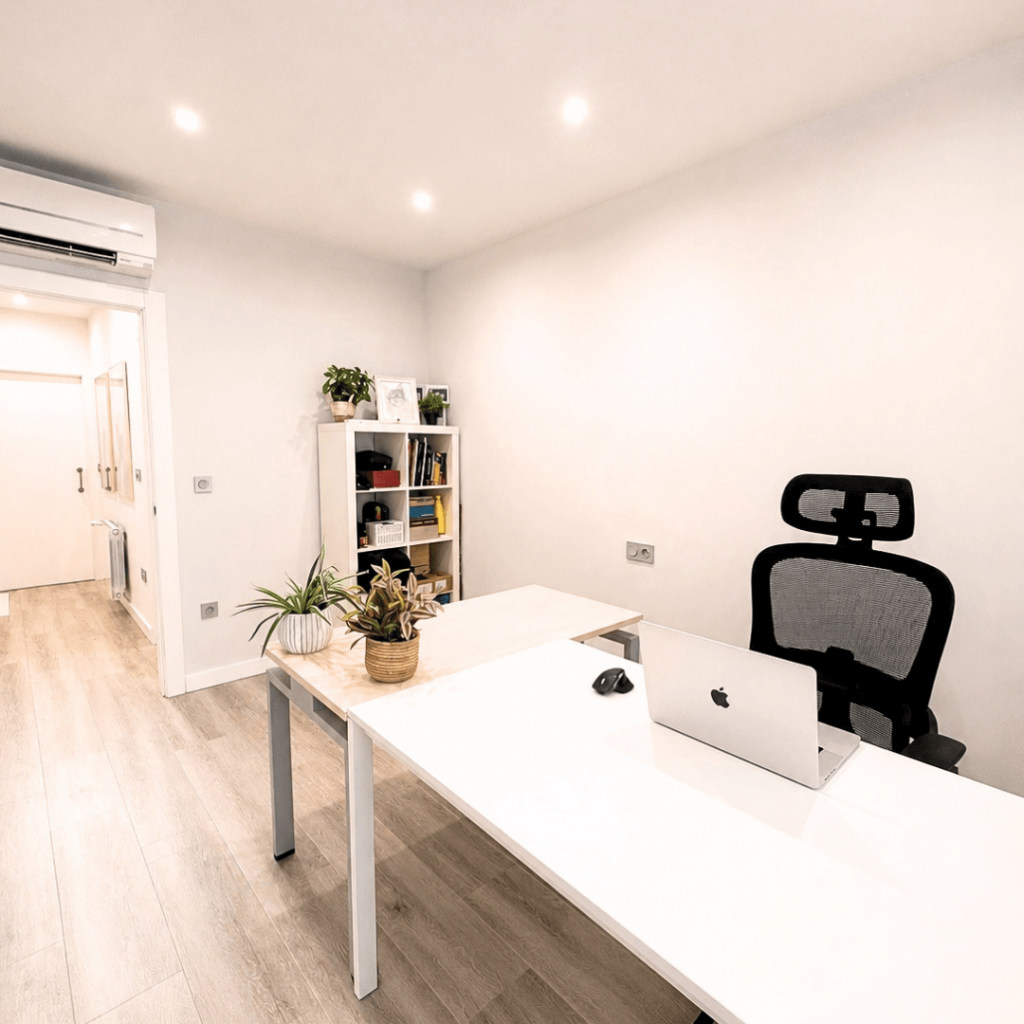 CHALET ADOSADO EN VENTA EN CORTS24