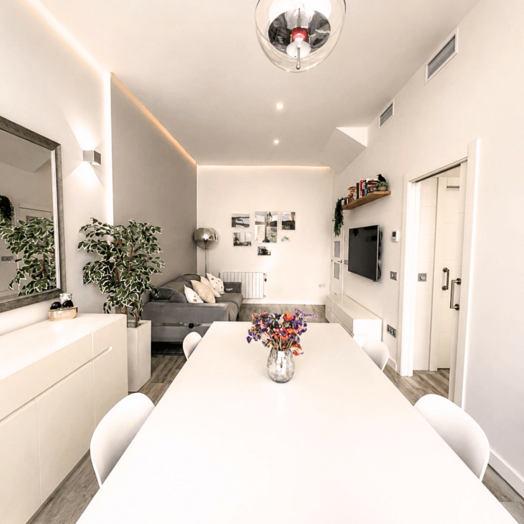 CHALET ADOSADO EN VENTA EN CORTS28