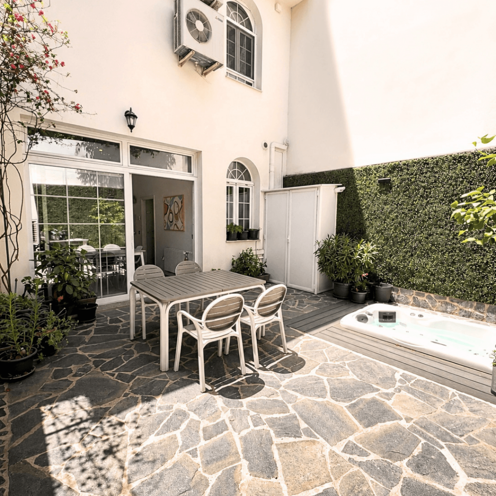 CHALET ADOSADO EN VENTA EN CORTS30