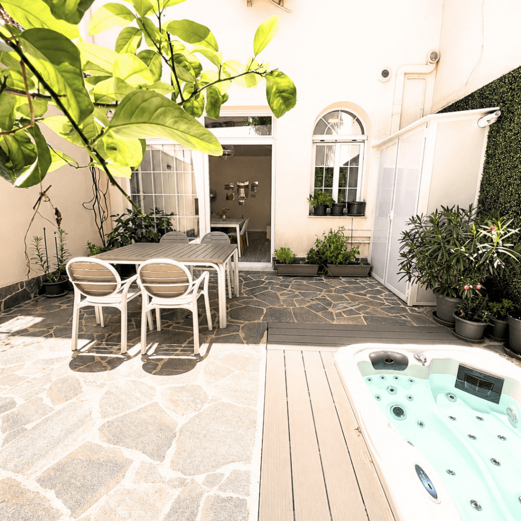 CHALET ADOSADO EN VENTA EN CORTS33