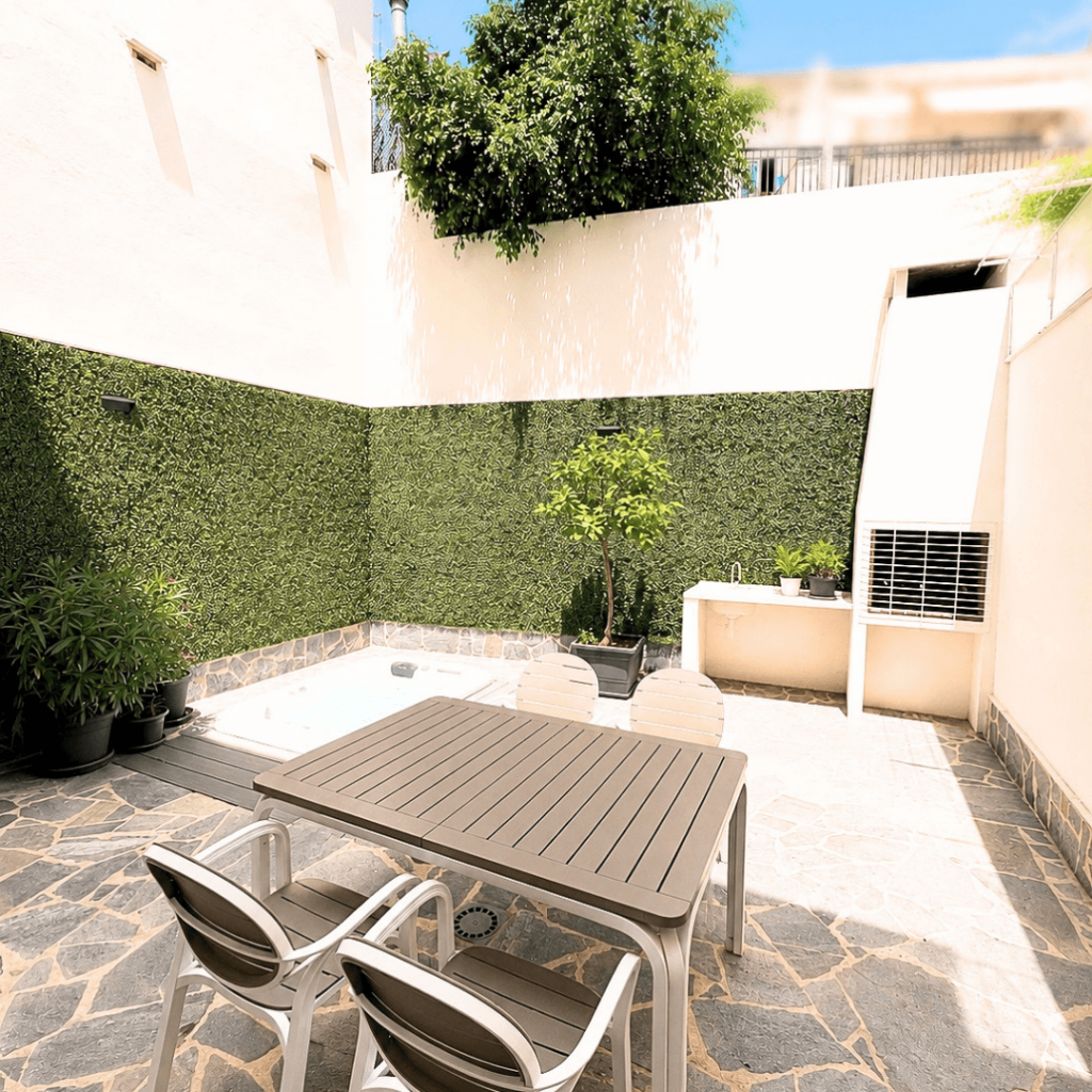 CHALET ADOSADO EN VENTA EN CORTS34