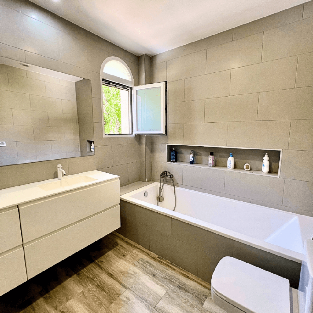 CHALET ADOSADO EN VENTA EN CORTS6