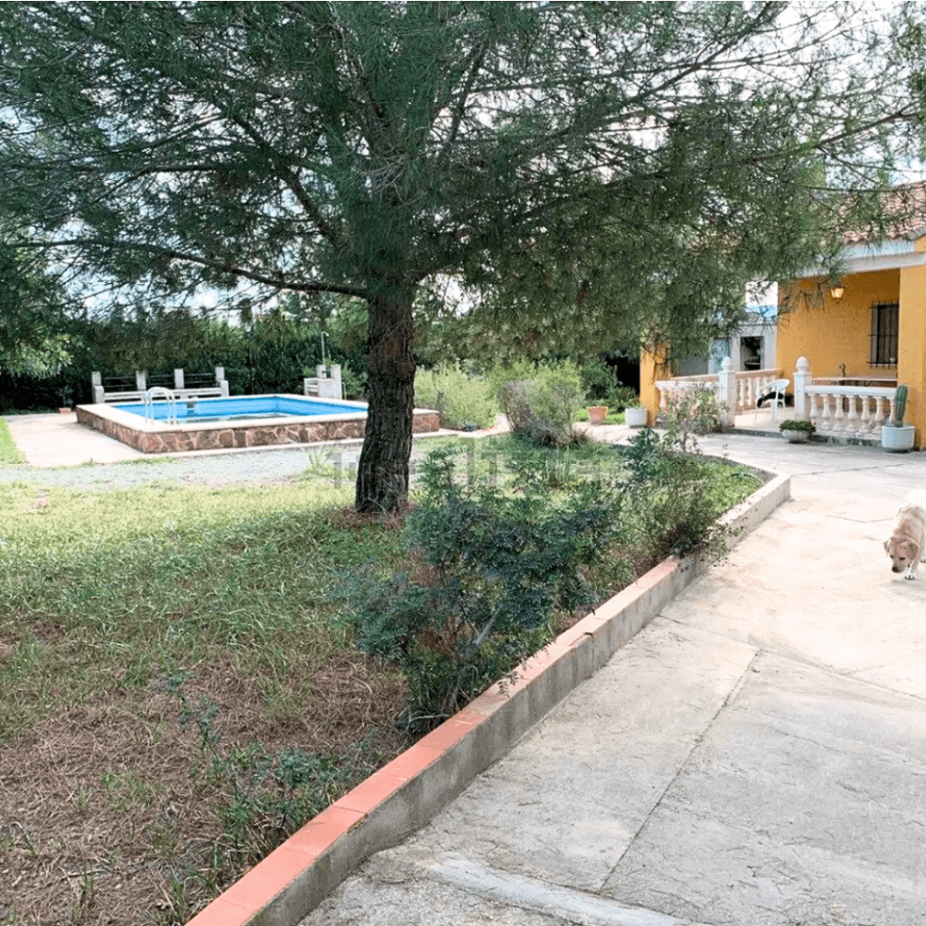 COMPRA CHALET EN CHIVA 5