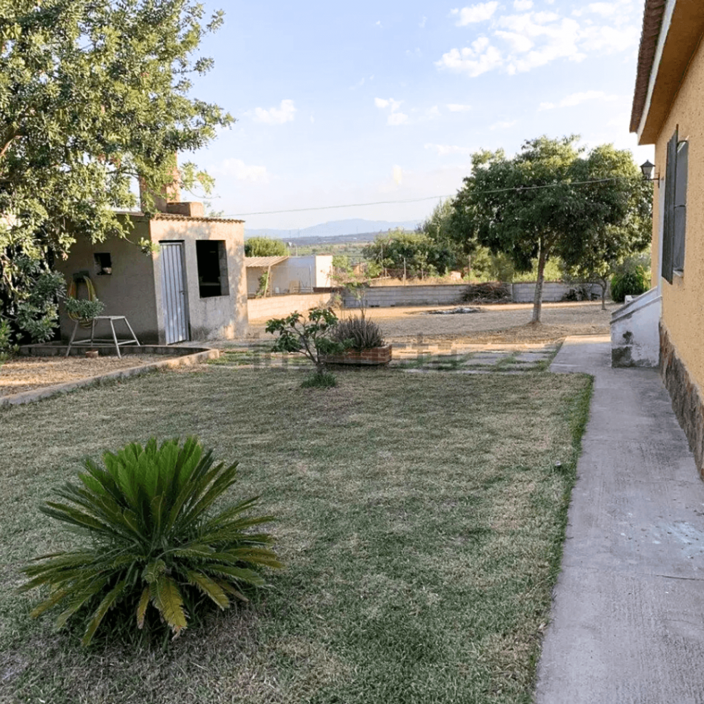 COMPRA CHALET EN CHIVA 6