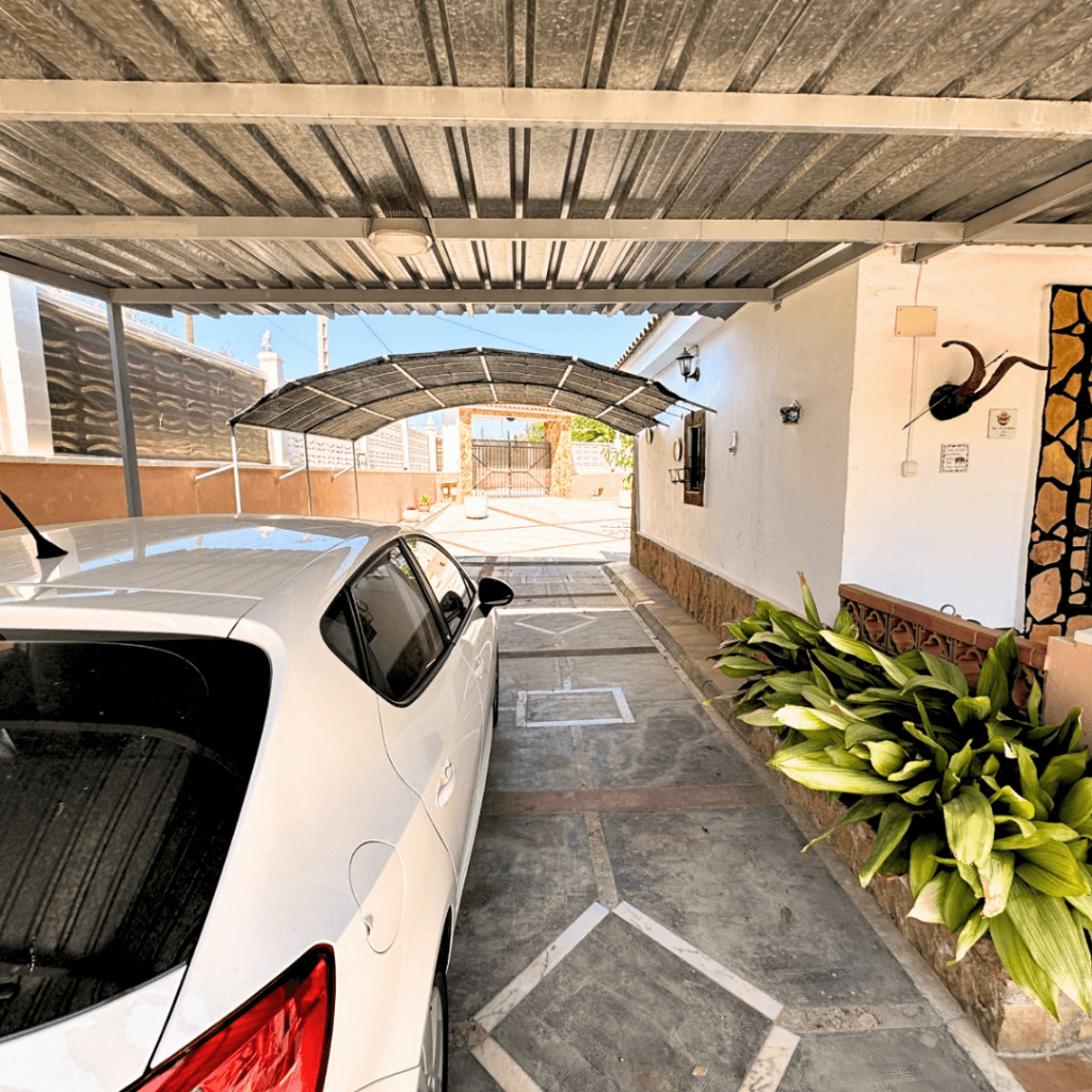 CASA RÚSTICA EN VENTA EN CHIVA 12