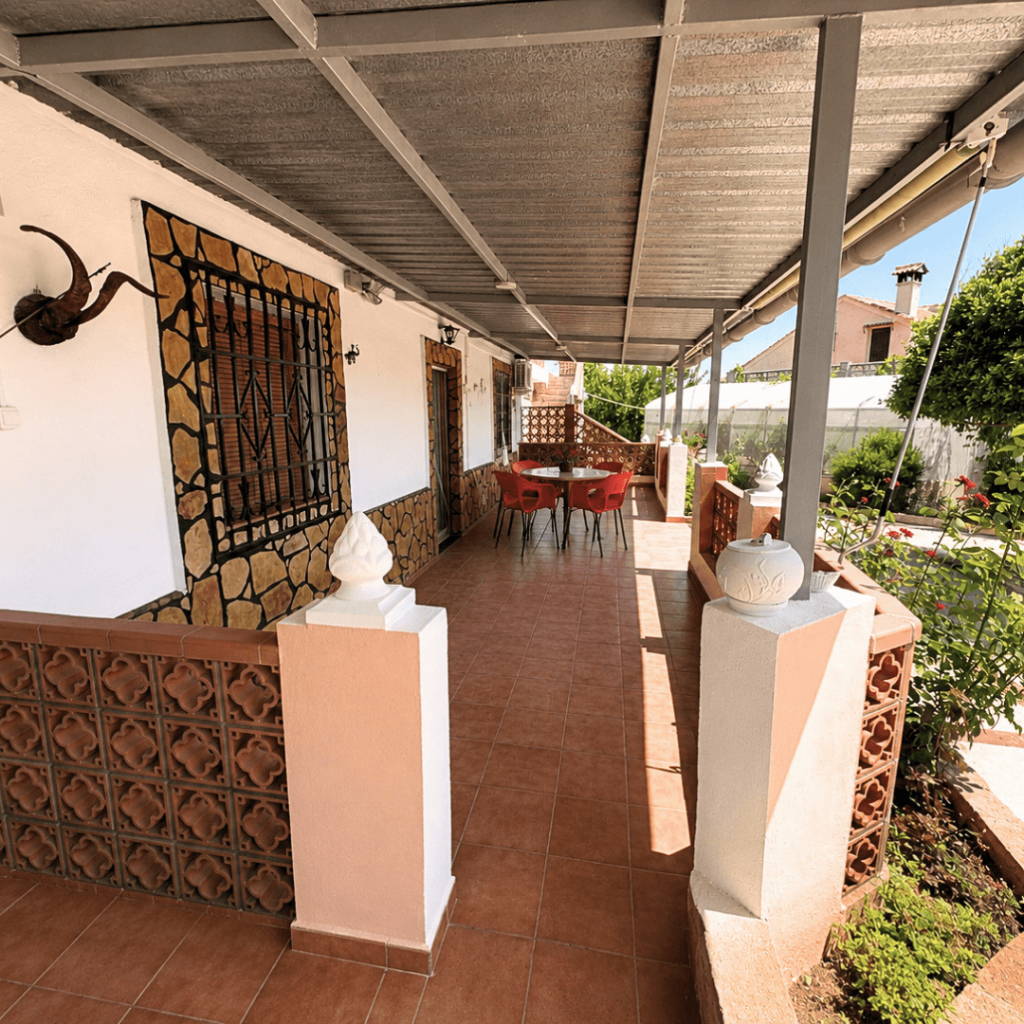 CASA RÚSTICA EN VENTA EN CHIVA 13