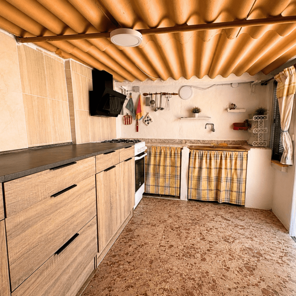 CASA RÚSTICA EN VENTA EN CHIVA 19