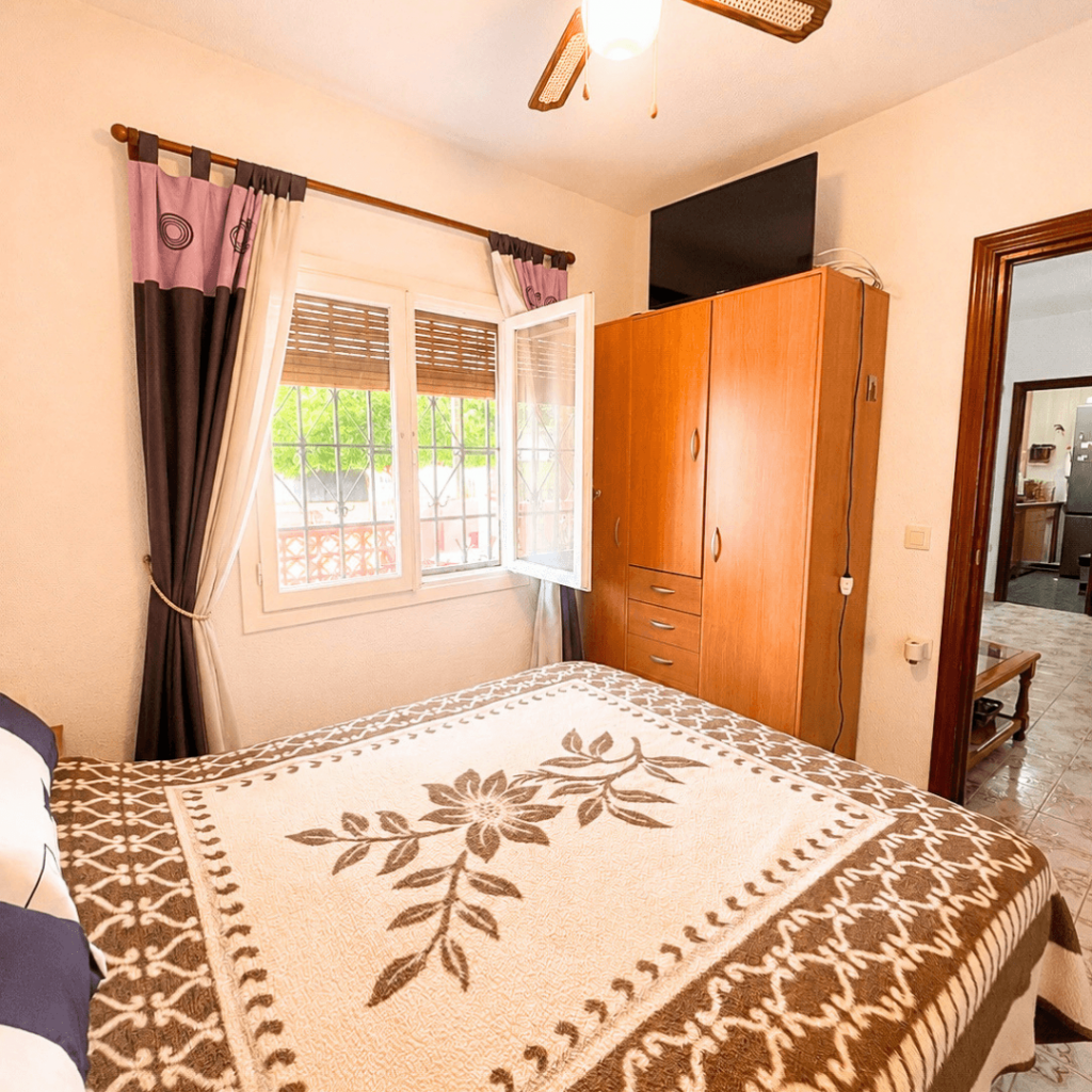 CASA RÚSTICA EN VENTA EN CHIVA 30