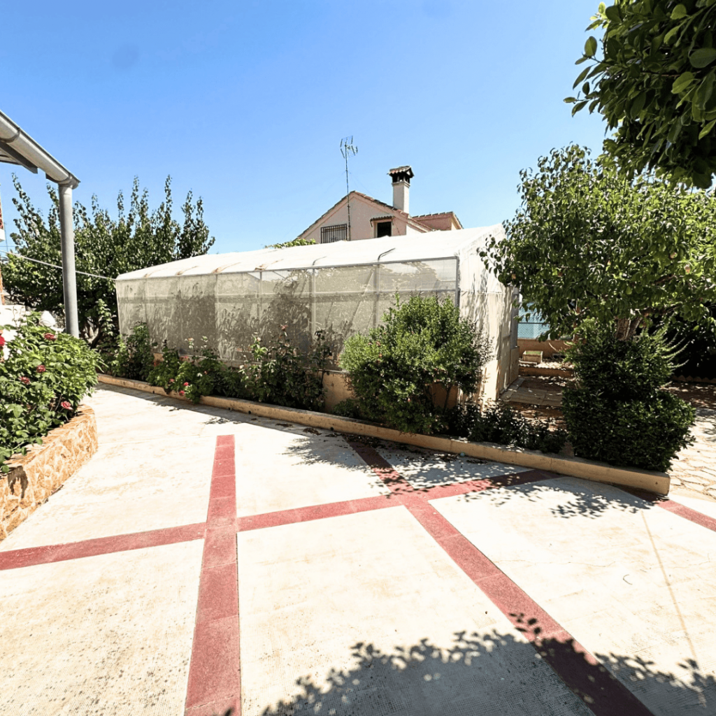 CASA RÚSTICA EN VENTA EN CHIVA 6
