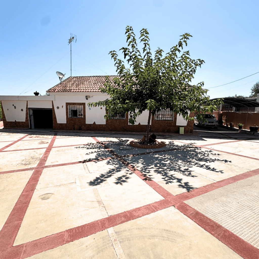 CASA RÚSTICA EN VENTA EN CHIVA 7